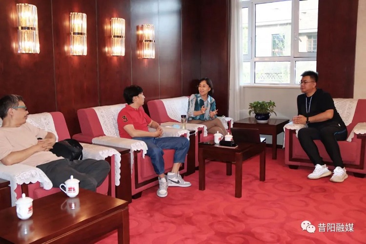 黄亚平与华影文旅集团策划团队会谈 共谋户外运动文旅新蓝图